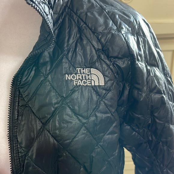 Northface Thermoball Jacket - Picture 2 of 4